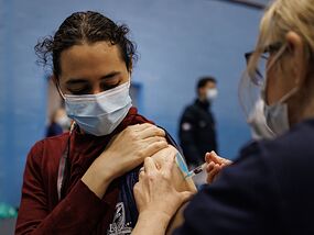 All teenagers could be given meningitis vaccine following deadly outbreaks